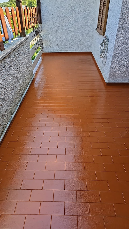 Posso impermeabilizzare il mio terrazzo in mattonelle con la resina pavimenti?